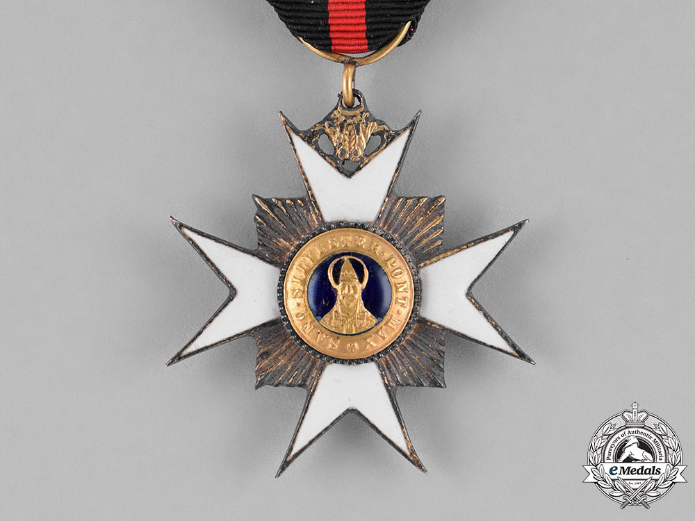 vatican._order_of_st._sylvester,_knight's_breast_badge,_type_ii(1880-_current)_c18-035281