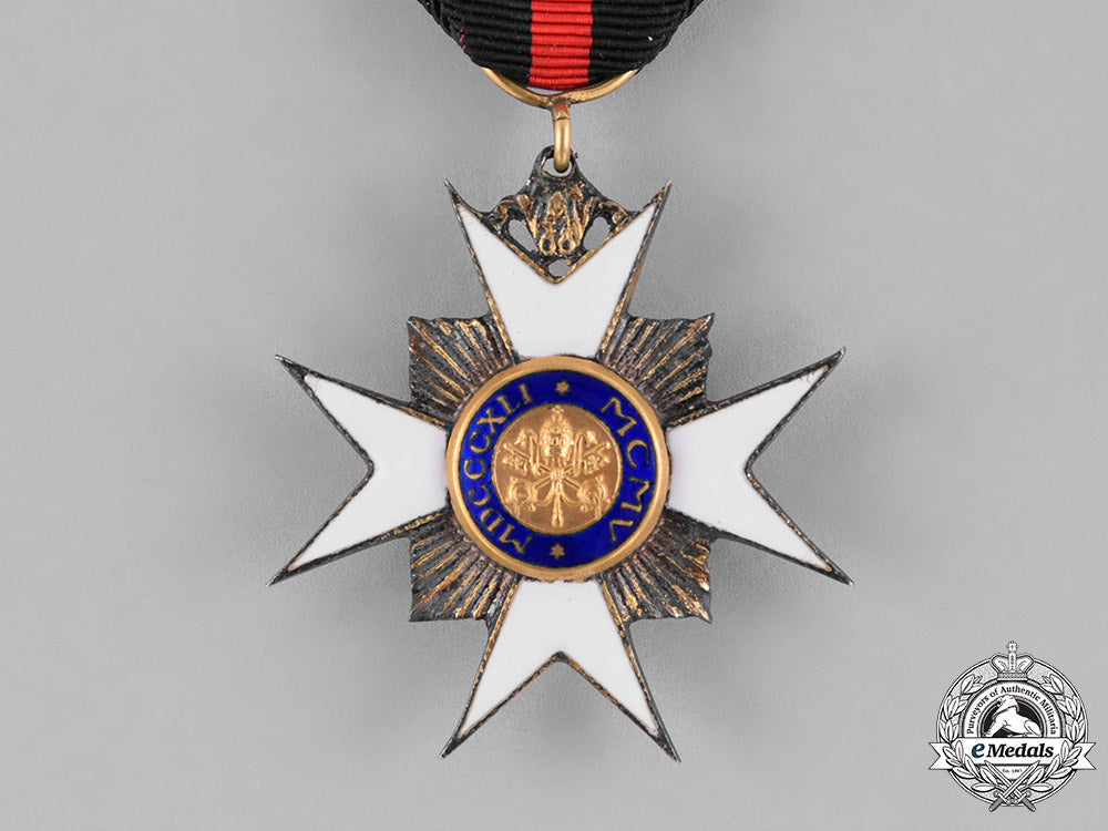 vatican._order_of_st._sylvester,_knight's_breast_badge,_type_ii(1880-_current)_c18-035282