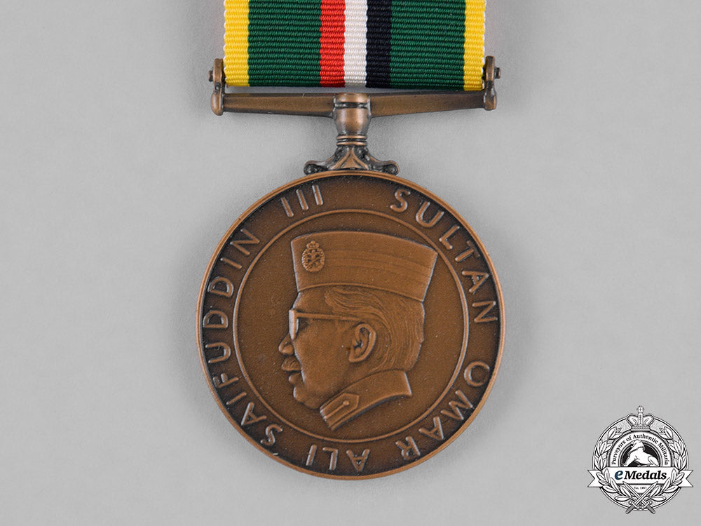 brunei._royal_brunei_malay_regiment_long_service_and_good_conduct_medal_by_spink_of_london_c18-035305