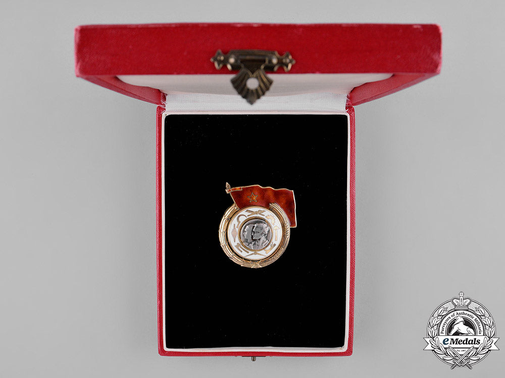 yugoslavia(_socialist_federal_republic)._order_of_labour_with_red_banner,_i_class_c18-035339