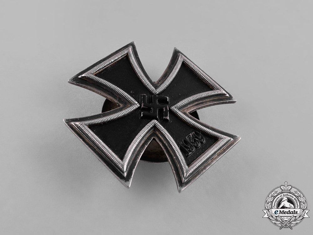 germany,_wehrmacht._a1939_iron_cross_first_class_by_c.f._zimmermann,_with_case_c18-035361