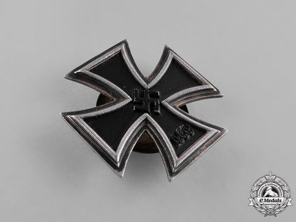 germany,_wehrmacht._a1939_iron_cross_first_class_by_c.f._zimmermann,_with_case_c18-035361