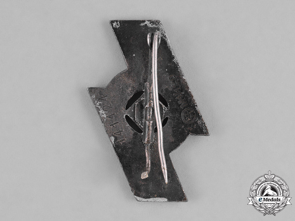 germany,_dj._a_deutsches_jungvolk(_german_young_folk)_achievement_badge_by_wilhelm_deumer_c18-035428