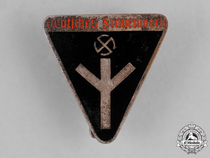 germany,_df._a_deutsches_frauenwerk(_german_women’s_welfare)_membership_badge_by_karl_wurster_c18-035432