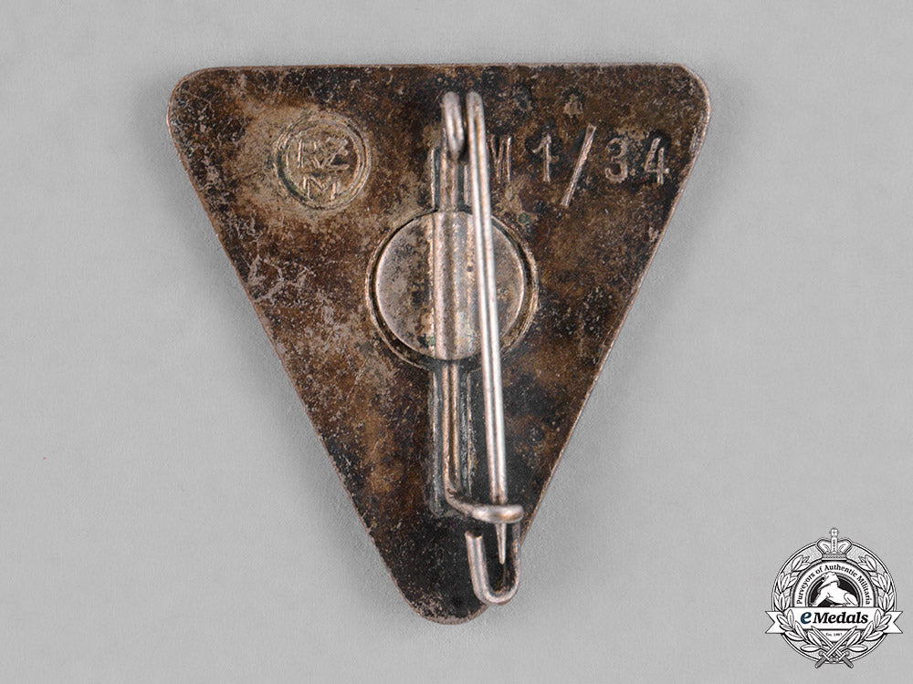 germany,_df._a_deutsches_frauenwerk(_german_women’s_welfare)_membership_badge_by_karl_wurster_c18-035433