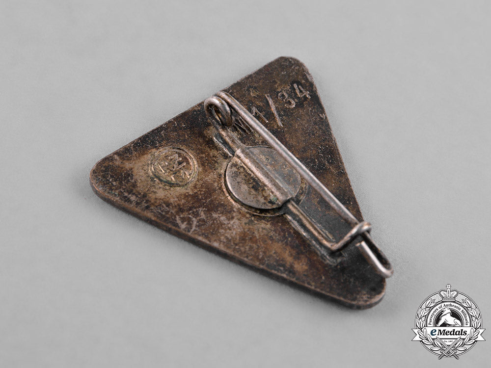 germany,_df._a_deutsches_frauenwerk(_german_women’s_welfare)_membership_badge_by_karl_wurster_c18-035434