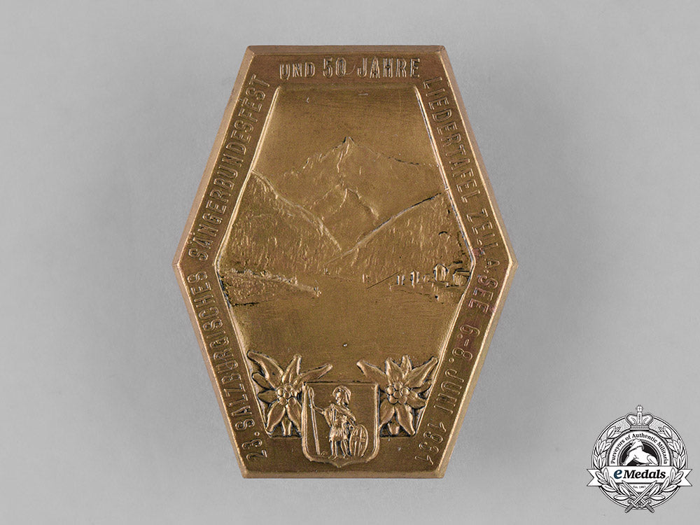 austria,_first_republic._a1931_salzburg_song_festival_badge_c18-035561