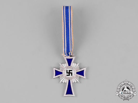 germany,_third_reich._an_honour_cross_of_the_german_mother,_silver_grade_c18-035567