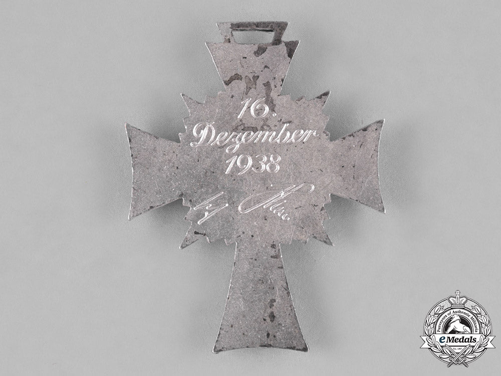 germany,_third_reich._an_honour_cross_of_the_german_mother,_silver_grade_c18-035569