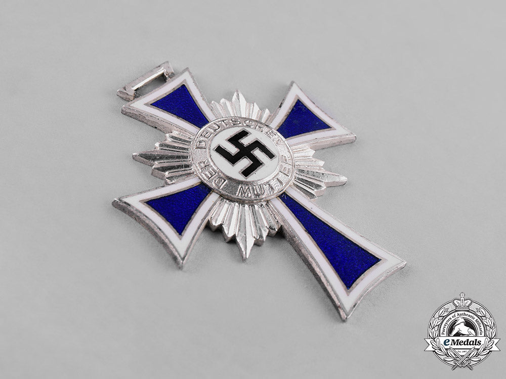 germany,_third_reich._an_honour_cross_of_the_german_mother,_silver_grade_c18-035570