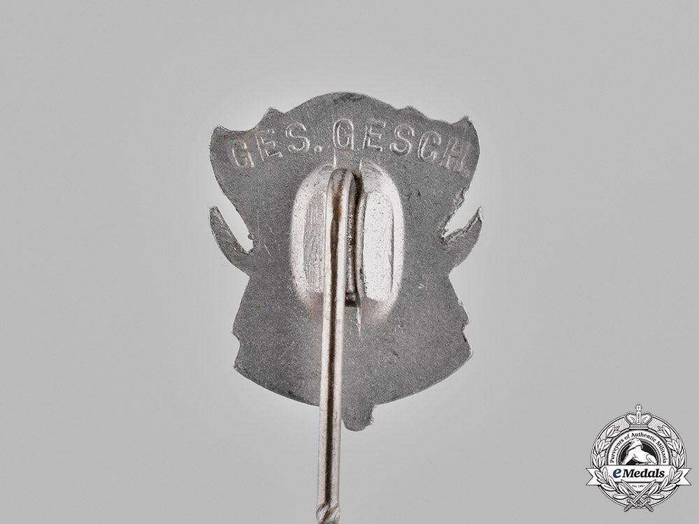 germany,_third_reich._a_group_of_third_reich_period_organization_membership_pins_c18-035659