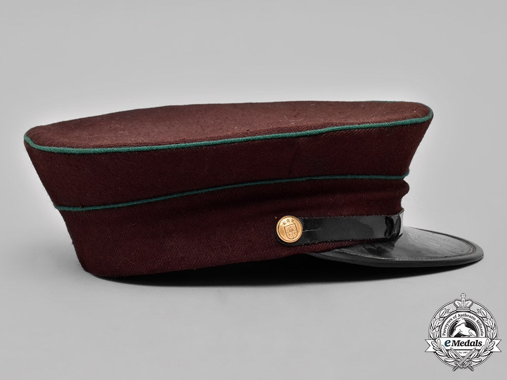 latvia,_republic._a_latvian_railway_visor_cap_c18-035688