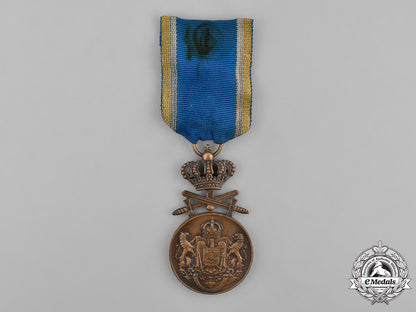 romania,_kingdom._a_long_service_medal,_iii_class_with_swords,_c.1940_c18-036054