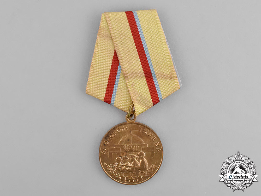 russia,_soviet_union._a_medal_for_the_defence_of_kiev1941_c18-036073