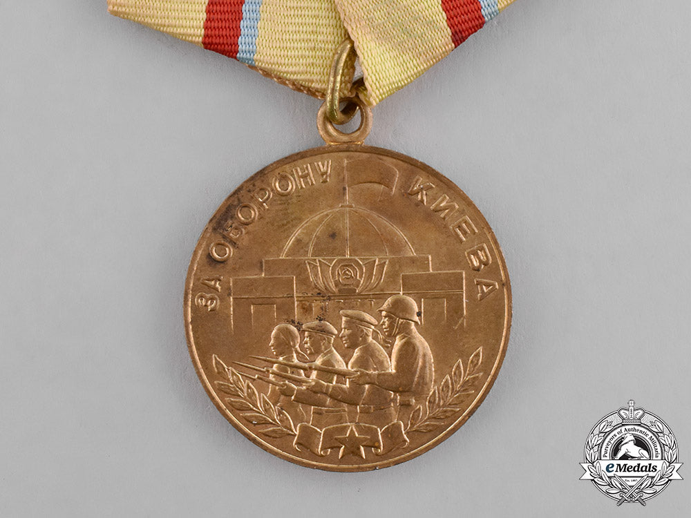 russia,_soviet_union._a_medal_for_the_defence_of_kiev1941_c18-036075