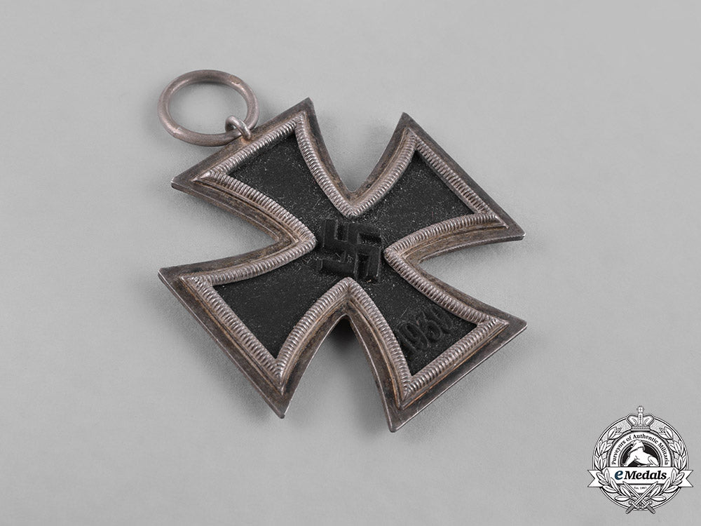 germany,_wehrmacht._an_iron_cross,_ii_class,_by_j._e._hammer&_söhne_c18-036134