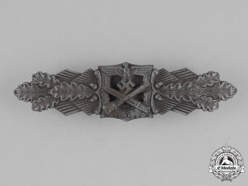 germany,_wehrmacht._a_close_combat_clasp,_silver_grade,_by_friedrich_linden_c18-036153