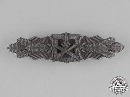germany,_wehrmacht._a_close_combat_clasp,_silver_grade,_by_friedrich_linden_c18-036153