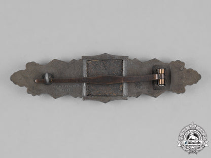 germany,_wehrmacht._a_close_combat_clasp,_silver_grade,_by_friedrich_linden_c18-036154