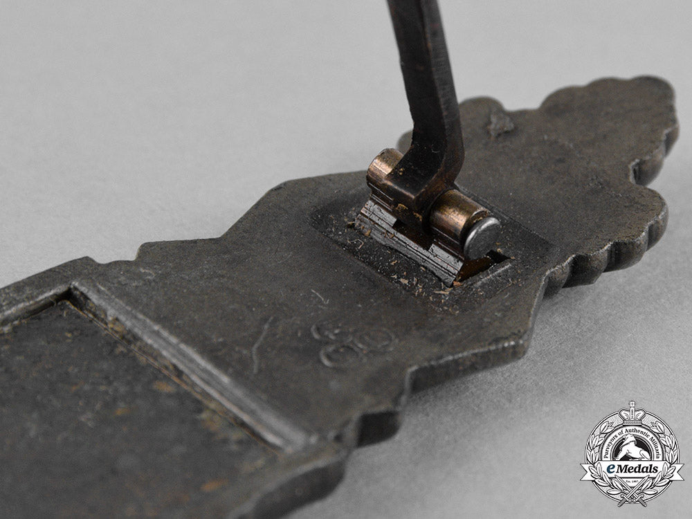 germany,_wehrmacht._a_close_combat_clasp,_silver_grade,_by_friedrich_linden_c18-036158