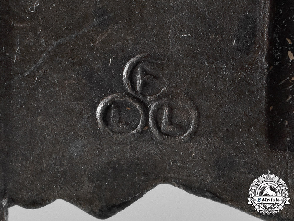 germany,_wehrmacht._a_close_combat_clasp,_silver_grade,_by_friedrich_linden_c18-036160