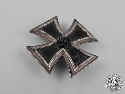 germany,_wehrmacht._a1939_iron_cross_first_class_c18-036188
