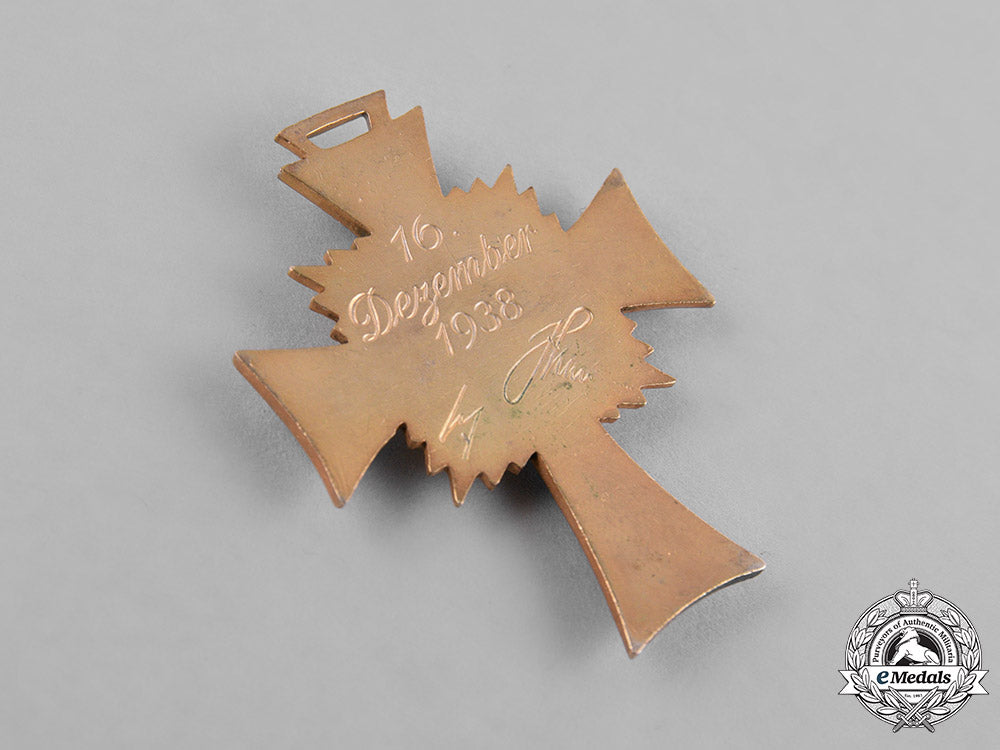 germany,_third_reich._an_honour_cross_of_the_german_mother,_gold_grade_with_miniature_by_wilhelm_deumer_c18-036196