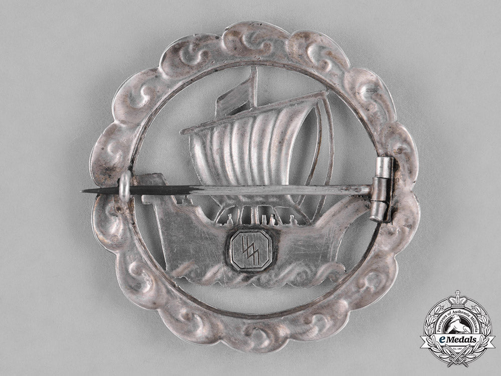 germany,_ss._a_ss-_issued_patriotic_badge_by_otto_gahr,_with_case_c18-036263