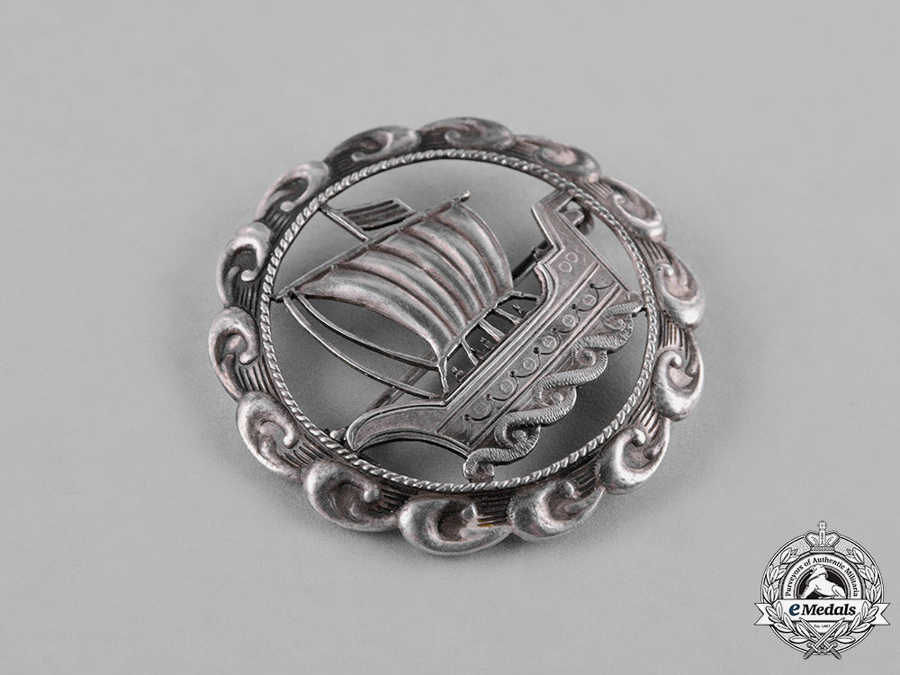 germany,_ss._a_ss-_issued_patriotic_badge_by_otto_gahr,_with_case_c18-036264