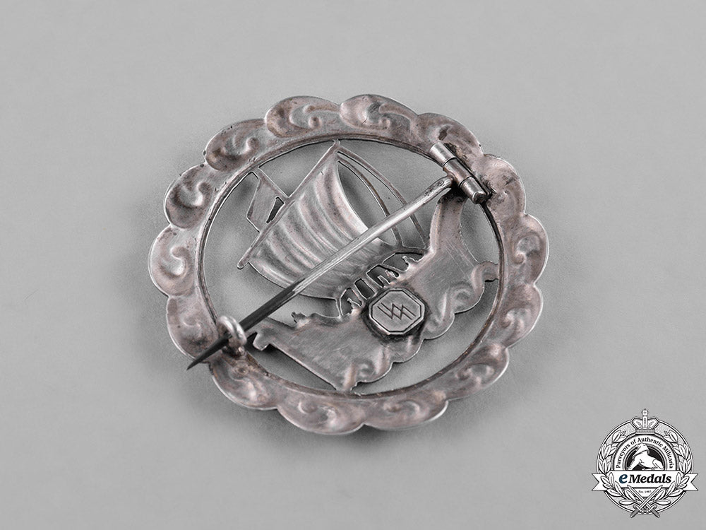 germany,_ss._a_ss-_issued_patriotic_badge_by_otto_gahr,_with_case_c18-036265