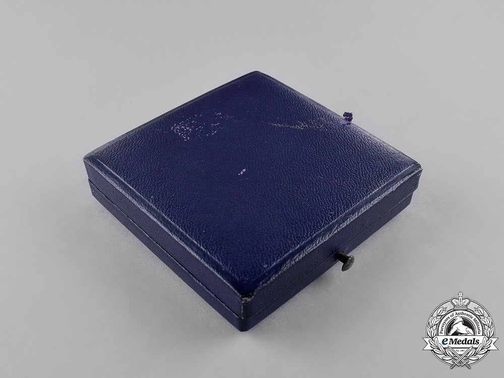 germany,_ss._a_ss-_issued_patriotic_badge_by_otto_gahr,_with_case_c18-036267