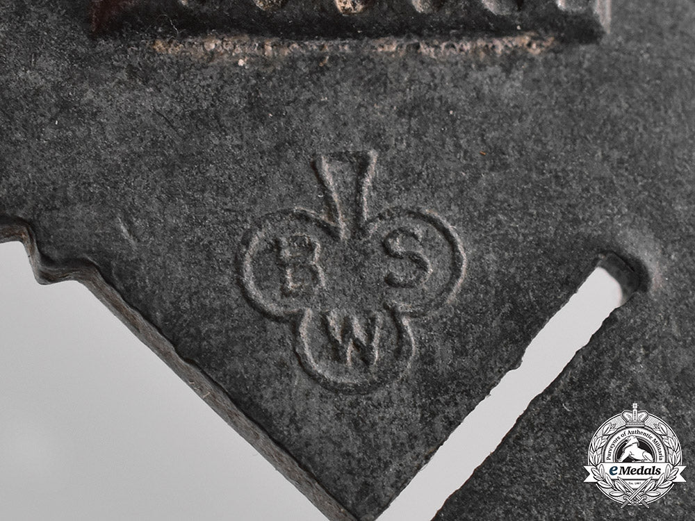 germany,_heer._a_silver_grade_infantry_assault_badge_by_gebrüder_schneider_c18-036323