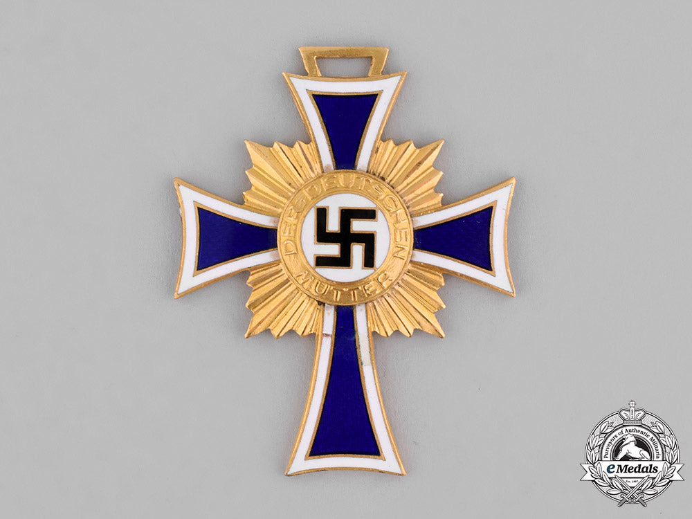 germany,_third_reich._an_honour_cross_of_the_german_mother,_gold_grade_c18-036370