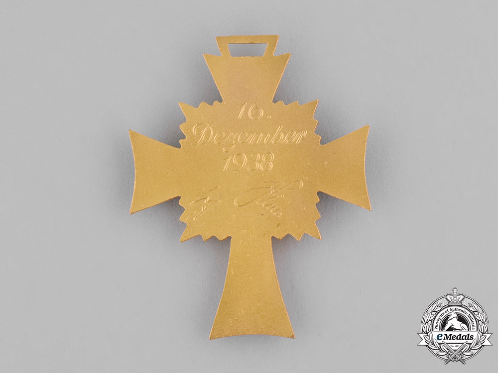 germany,_third_reich._an_honour_cross_of_the_german_mother,_gold_grade_c18-036371