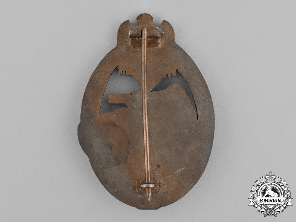 germany,_wehrmacht._a_panzer_assault_badge,_bronze_grade_c18-036378