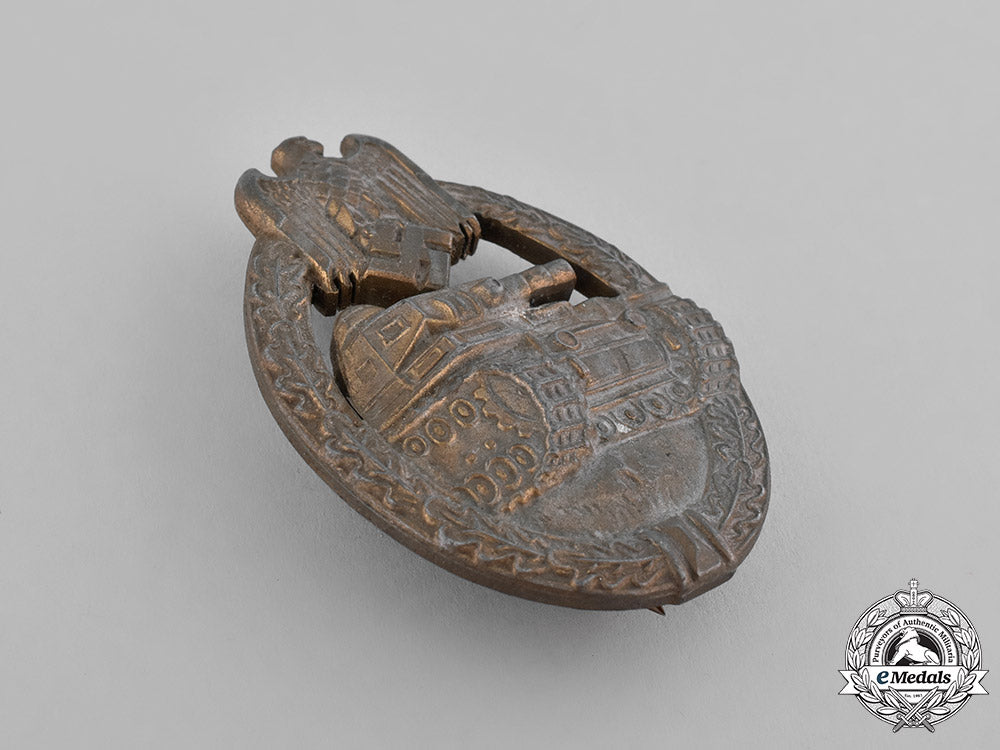 germany,_wehrmacht._a_panzer_assault_badge,_bronze_grade_c18-036379