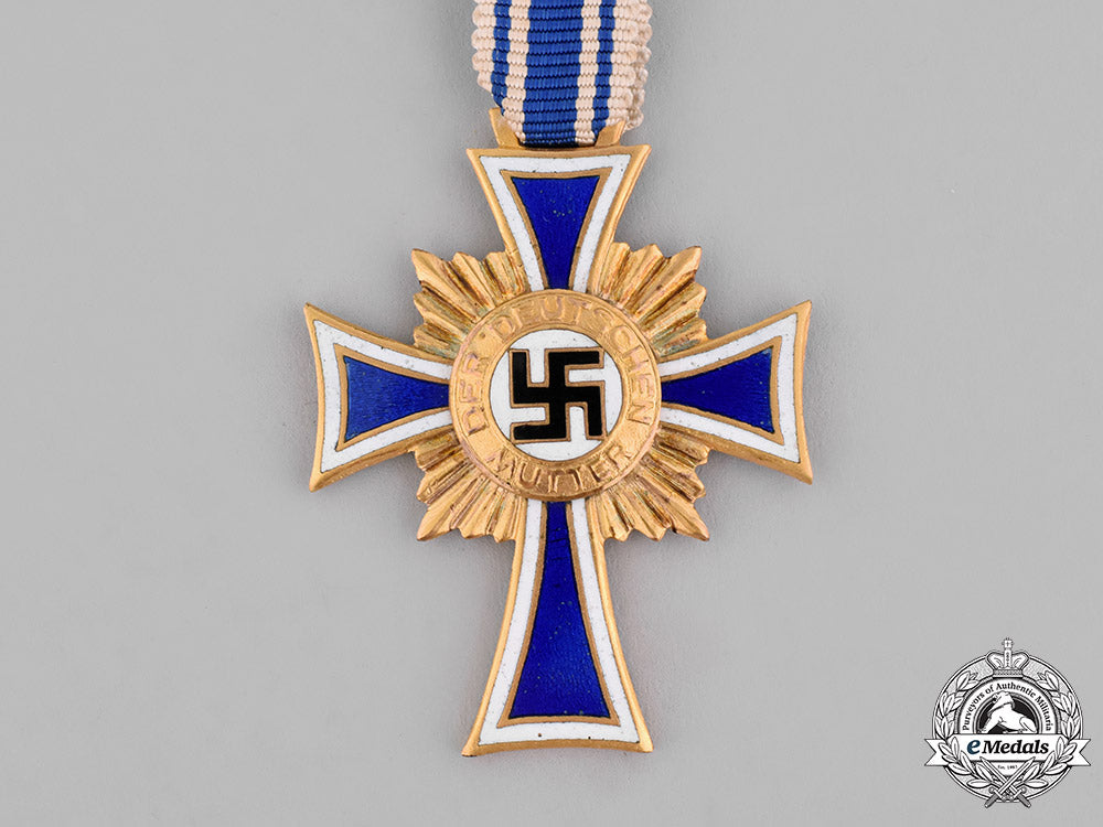germany,_third_reich._a_cased_honour_cross_of_the_german_mother,_gold_grade_c18-036402