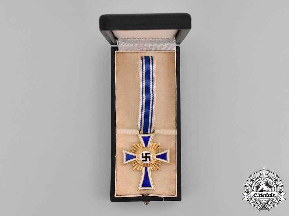 germany,_third_reich._a_cased_honour_cross_of_the_german_mother,_gold_grade_c18-036407