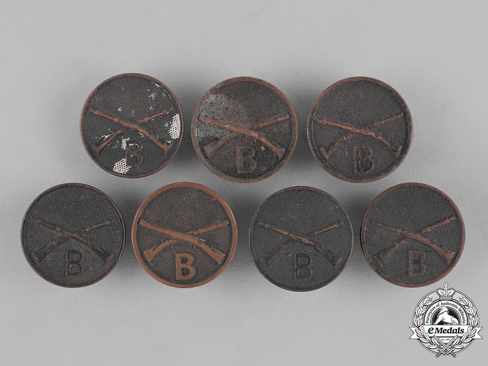 united_states._twenty-_three_army_collar_disks,_type_i,_c.1918_c18-036509