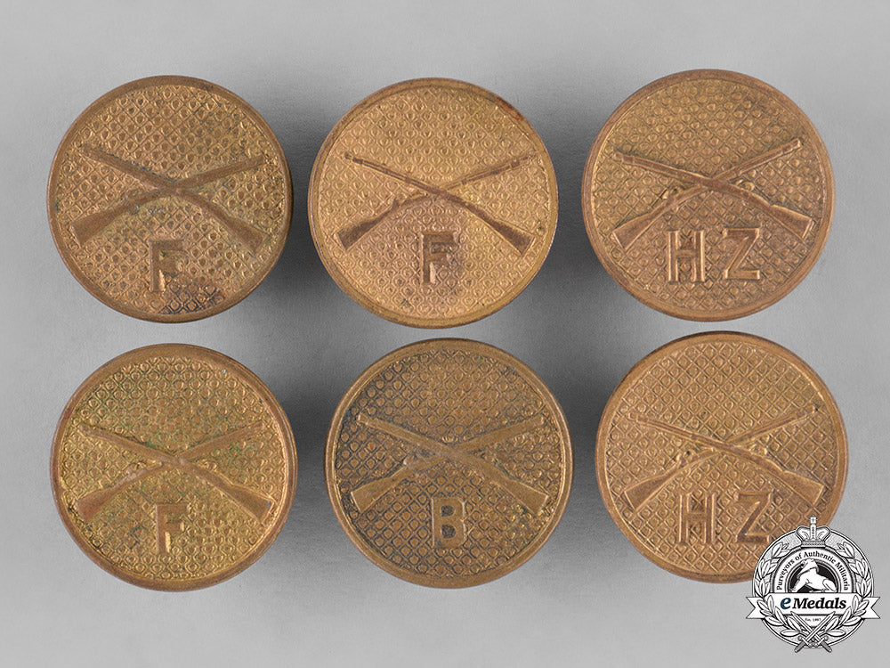 united_states._sixty-_two_army_collar_disks,_type_ii,_c.1930_c18-036511