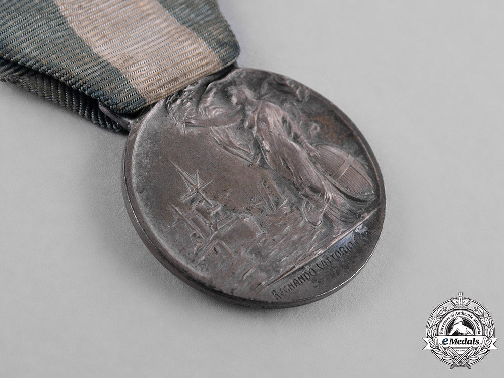 italy,_kingdom._two_medals&_decorations_c18-036549