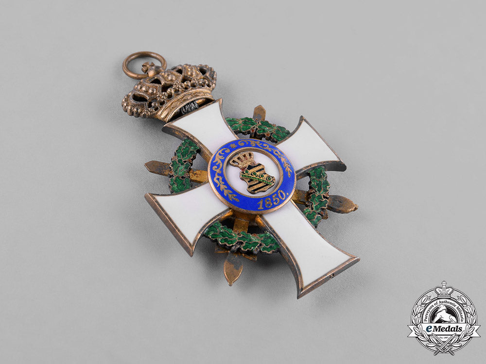 saxony,_kingdom._an_albrecht_order,_i_class_knight_with_crown&_swords,_by_g.a._scharffenberg,_c.1914_c18-036564