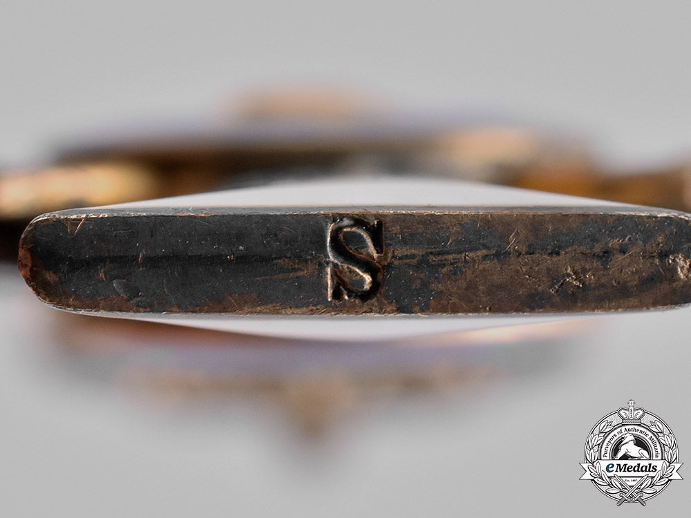 saxony,_kingdom._an_albrecht_order,_i_class_knight_with_crown&_swords,_by_g.a._scharffenberg,_c.1914_c18-036565