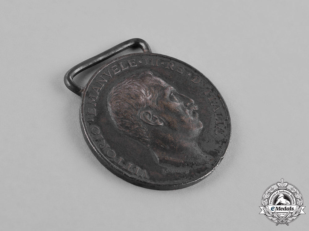 italy,_kingdom._two_campaign_medals_c18-036638