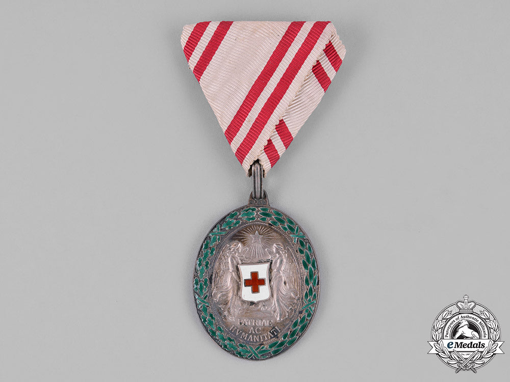 austria,_empire._an_honour_decoration_of_the_red_cross,_by_vinc_mayer,_c.1918_c18-036677