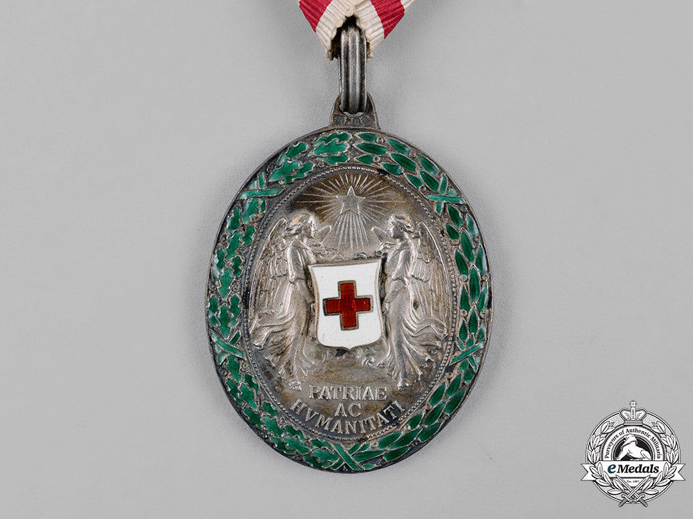 austria,_empire._an_honour_decoration_of_the_red_cross,_by_vinc_mayer,_c.1918_c18-036679