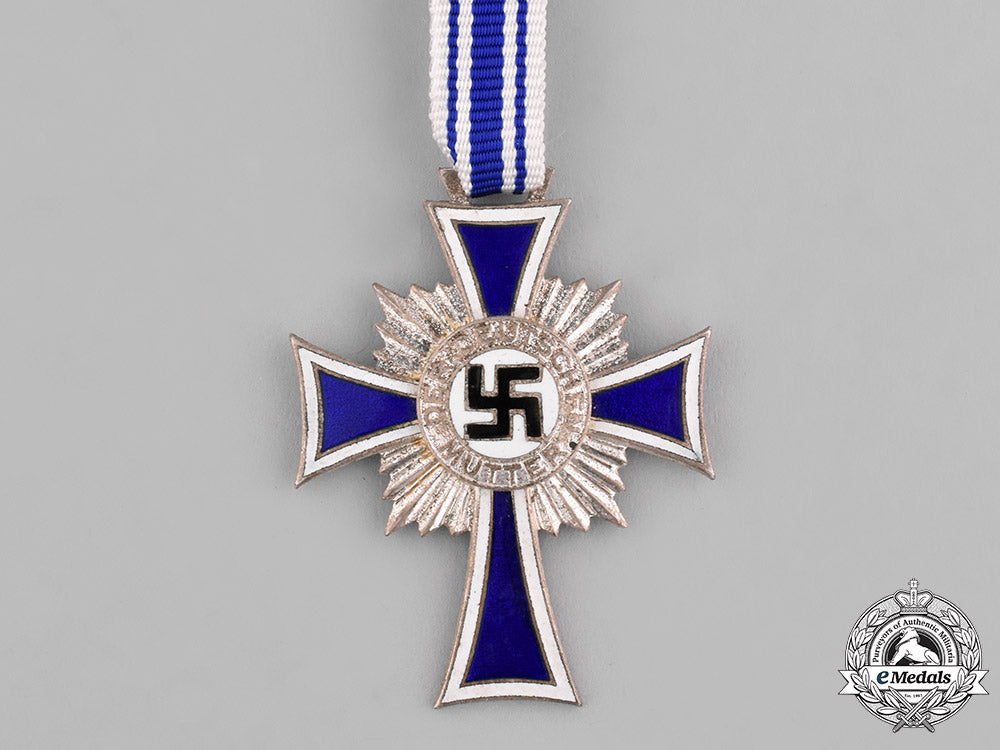 germany,_third_reich._an_honour_cross_of_the_german_mother,_silver_grade_c18-036765