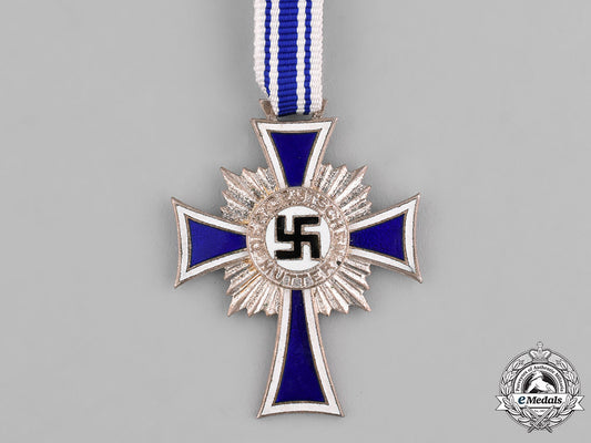 germany,_third_reich._an_honour_cross_of_the_german_mother,_silver_grade_c18-036765