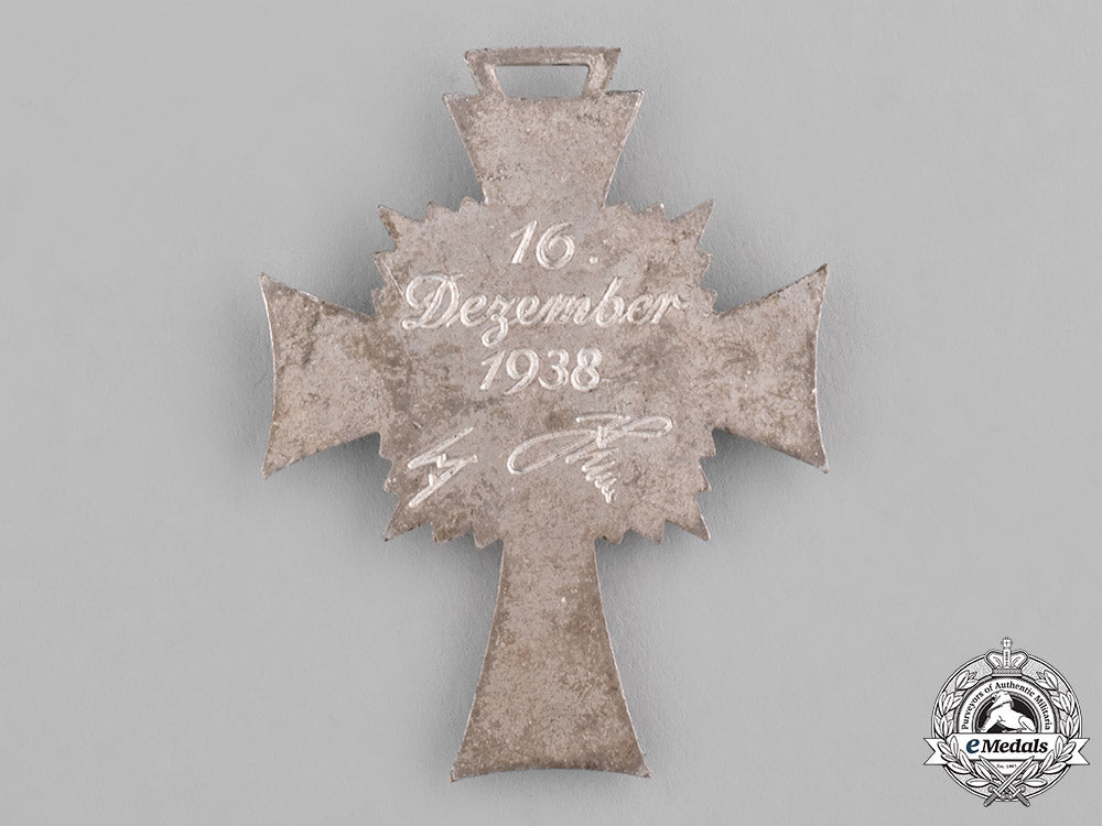 germany,_third_reich._an_honour_cross_of_the_german_mother,_silver_grade_c18-036767