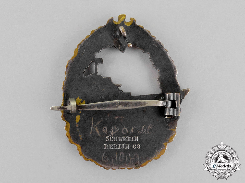 germany._a_kriegsmarine_destroyer_war_badge_by_schwerin_of_berlin_c18-0368